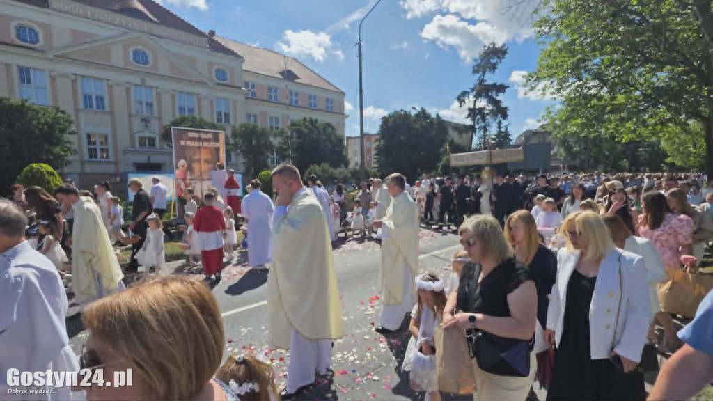 Procesja Bożego Ciała ulicami Gostynia