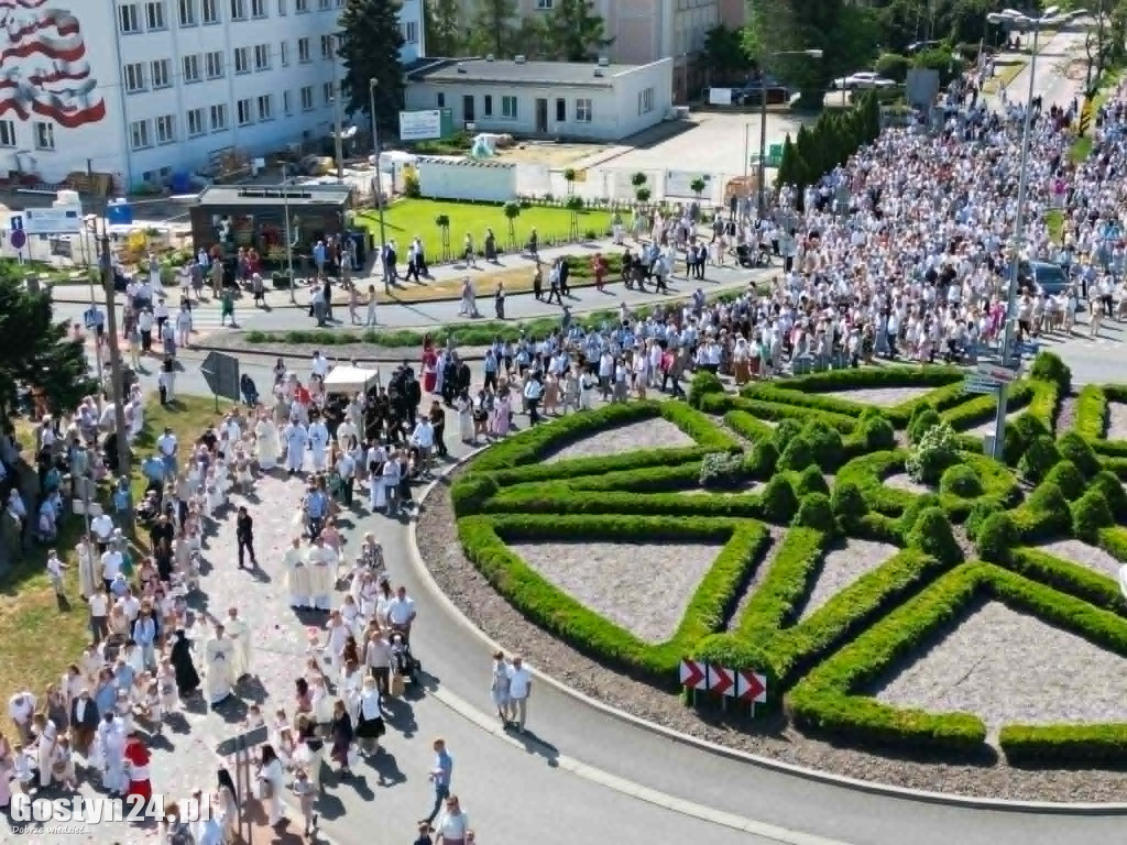 Procesja Bożego Ciała ulicami Gostynia