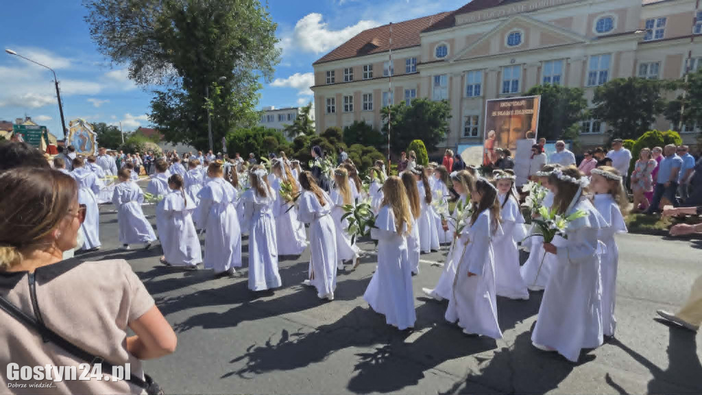 Procesja Bożego Ciała ulicami Gostynia