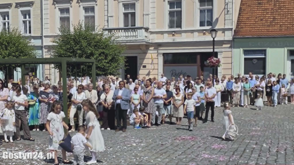 Procesja Bożego Ciała ulicami Gostynia