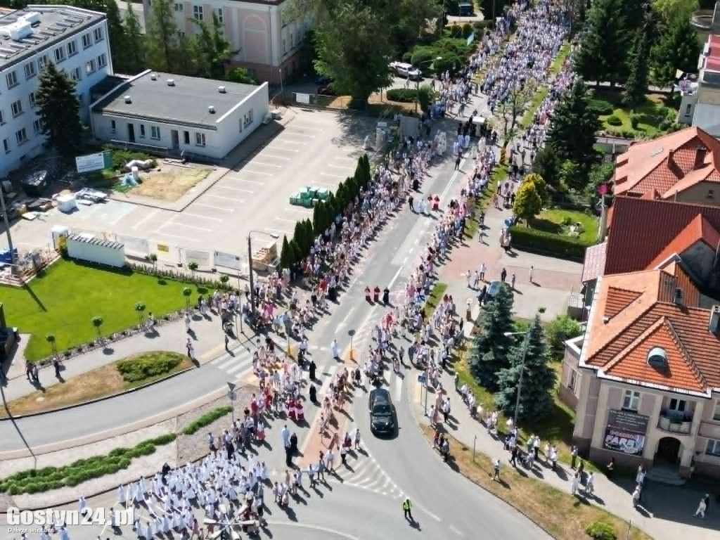 Procesja Bożego Ciała ulicami Gostynia