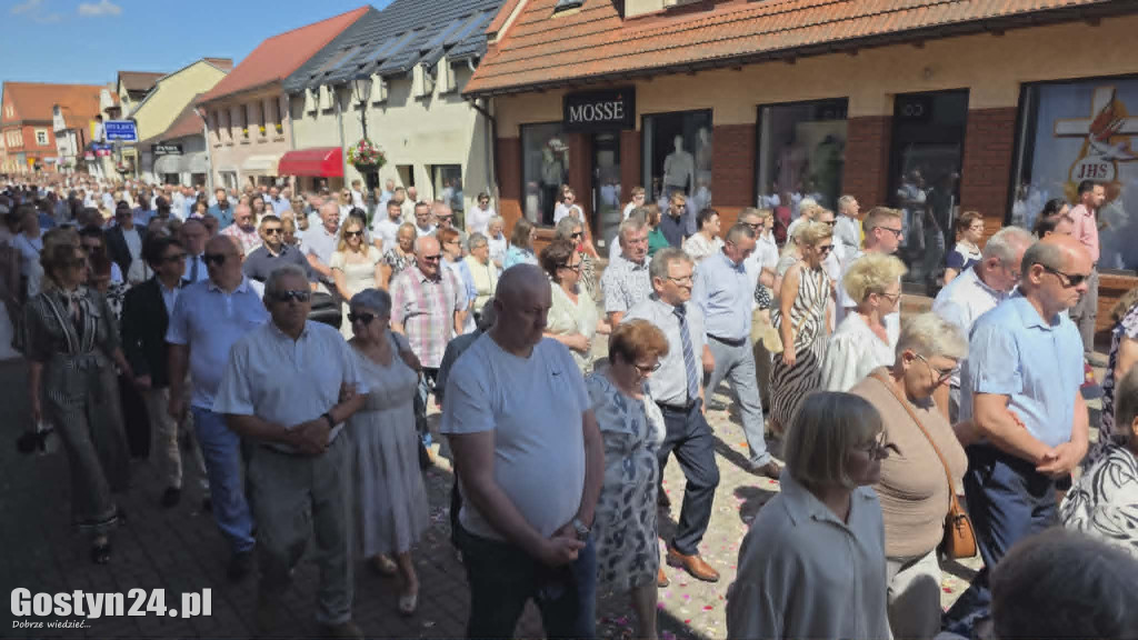 Procesja Bożego Ciała ulicami Gostynia