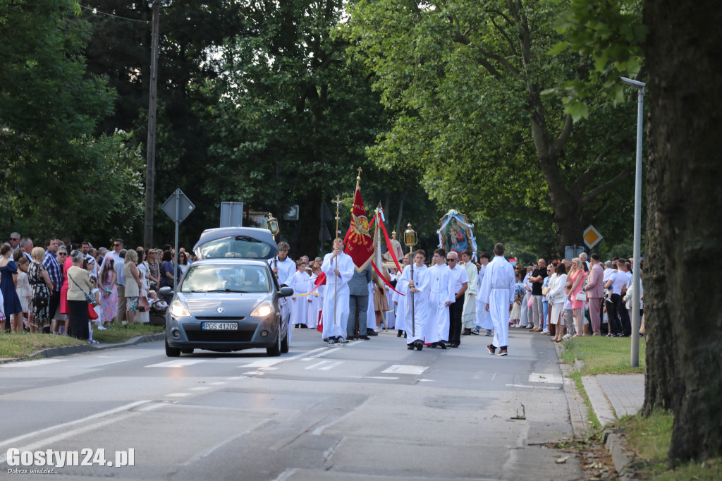 Procesja Bożego Ciała ulicami Gostynia