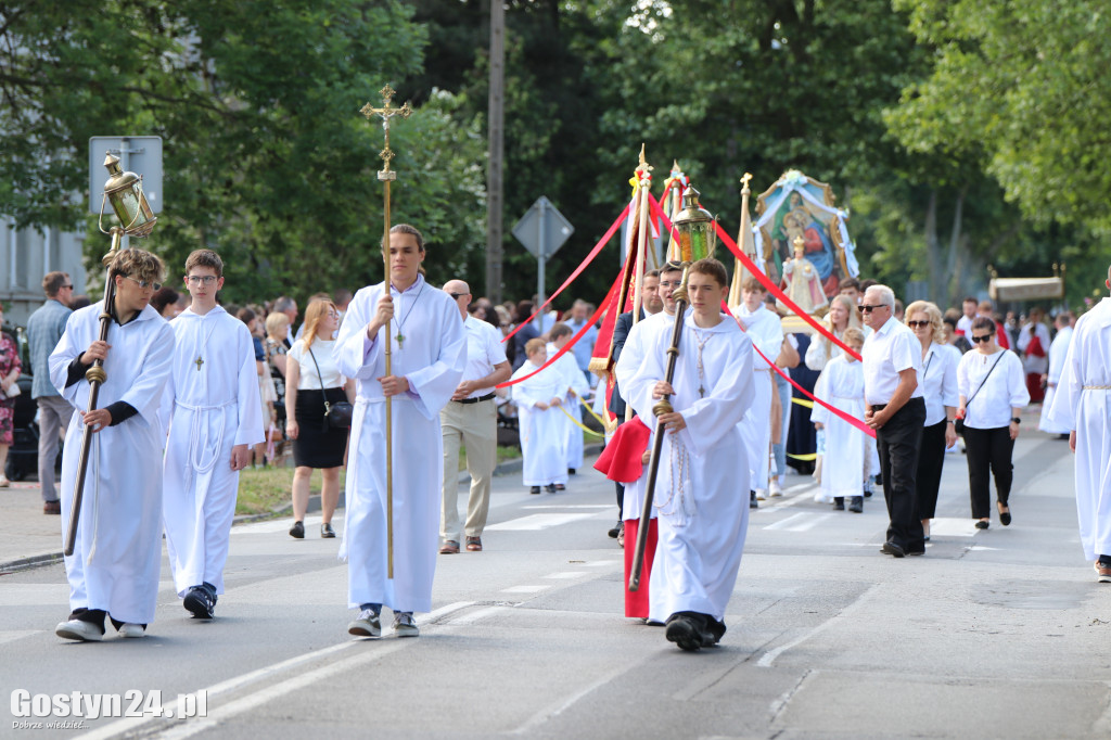 Procesja Bożego Ciała ulicami Gostynia
