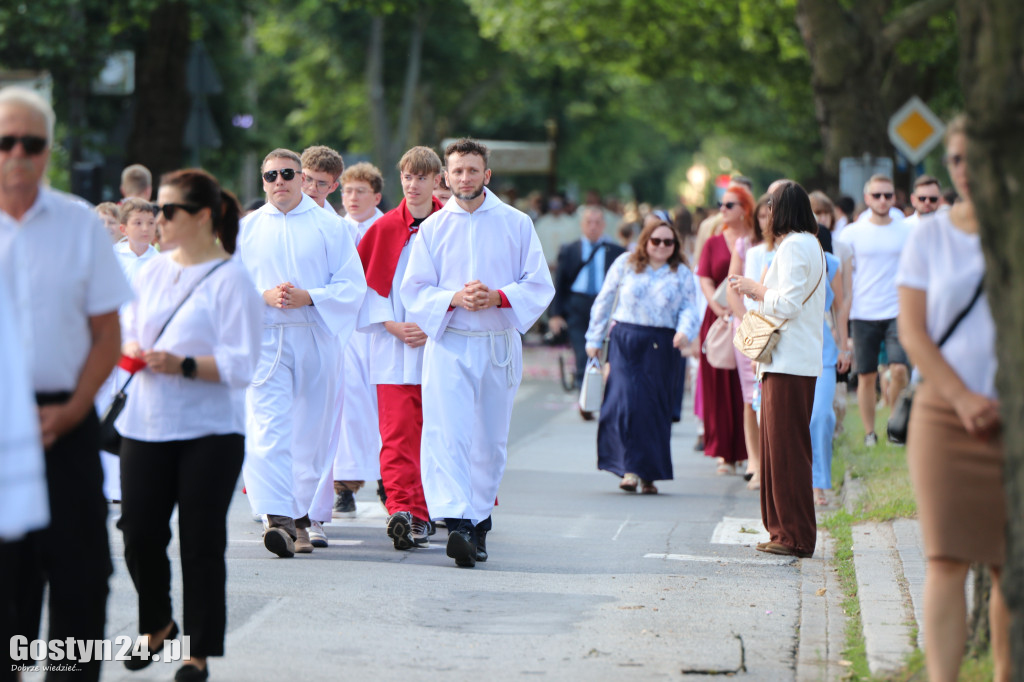 Procesja Bożego Ciała ulicami Gostynia