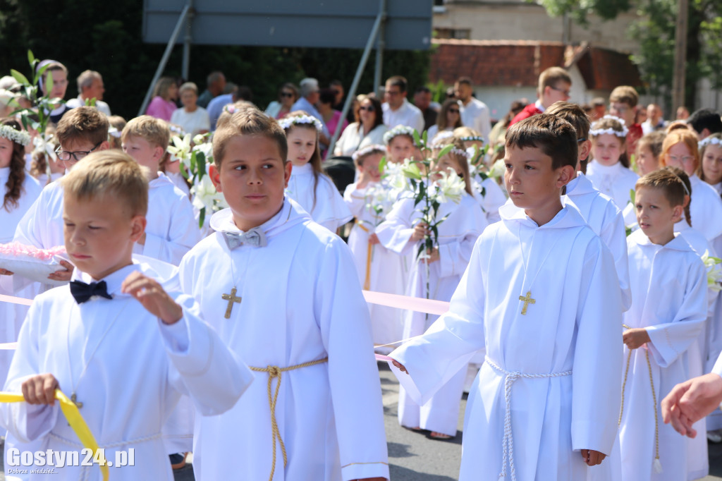 Procesja Bożego Ciała ulicami Gostynia