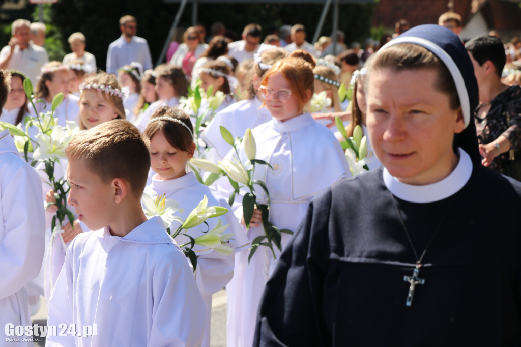 Procesja Bożego Ciała ulicami Gostynia