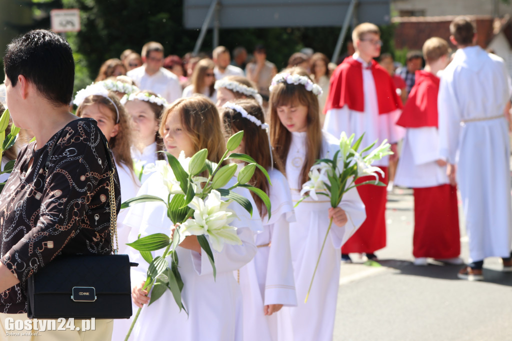 Procesja Bożego Ciała ulicami Gostynia