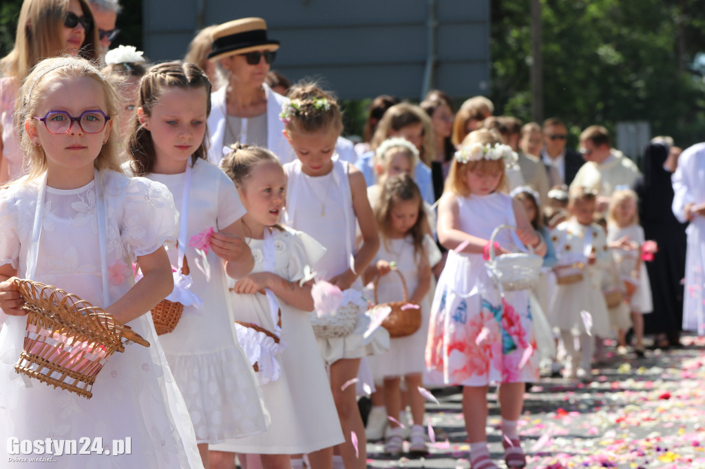 Procesja Bożego Ciała ulicami Gostynia