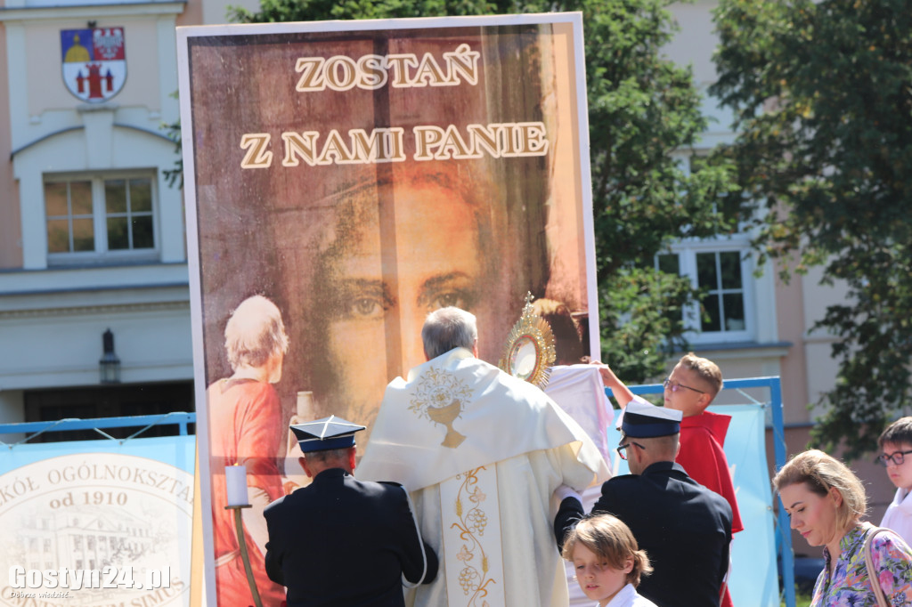 Procesja Bożego Ciała ulicami Gostynia