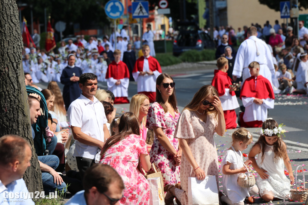 Procesja Bożego Ciała ulicami Gostynia