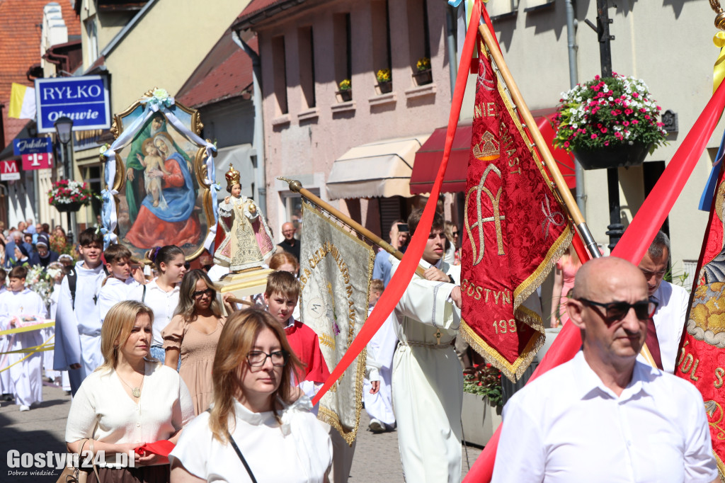 Procesja Bożego Ciała ulicami Gostynia