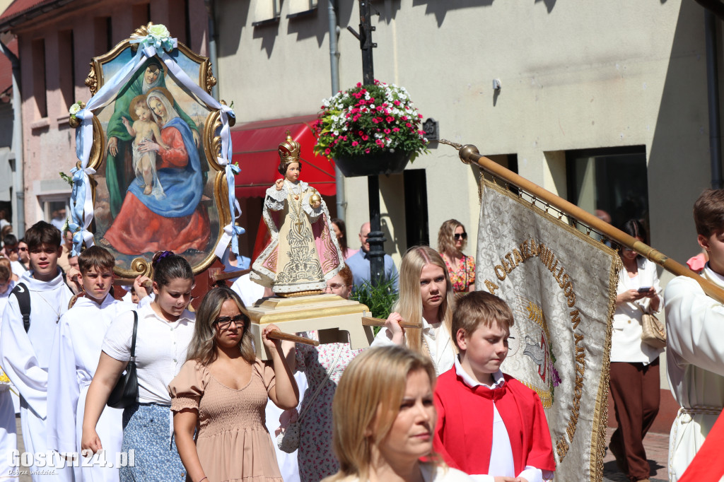 Procesja Bożego Ciała ulicami Gostynia