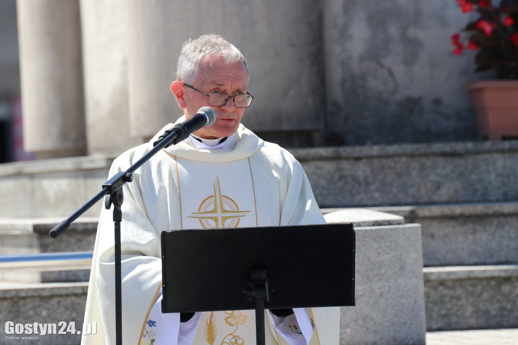 Procesja Bożego Ciała ulicami Gostynia