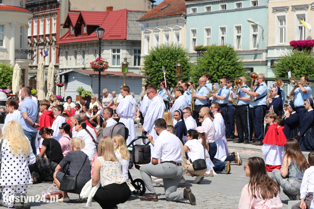 Procesja Bożego Ciała ulicami Gostynia