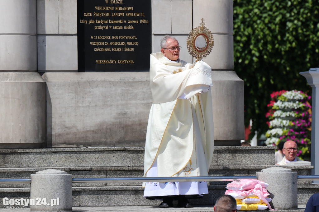 Procesja Bożego Ciała ulicami Gostynia