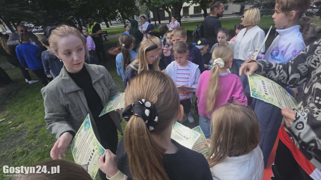 Akcja służb z uczniami w Gostyniu