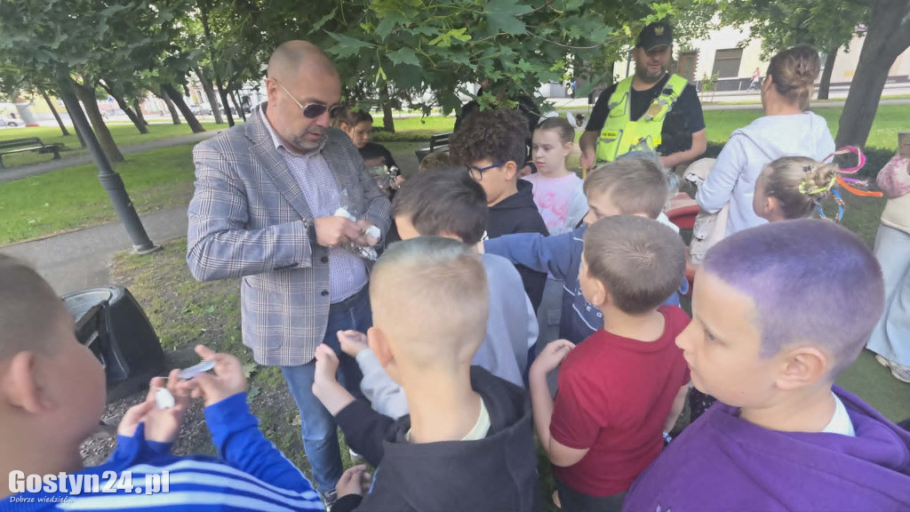 Akcja służb z uczniami w Gostyniu
