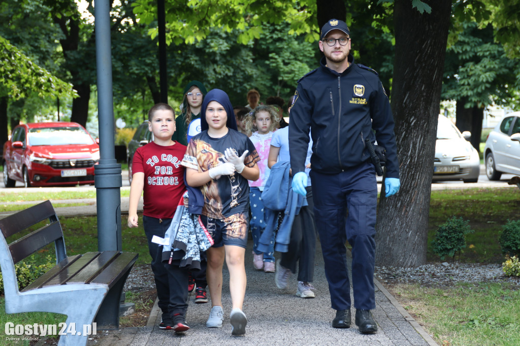 Akcja służb z uczniami w Gostyniu