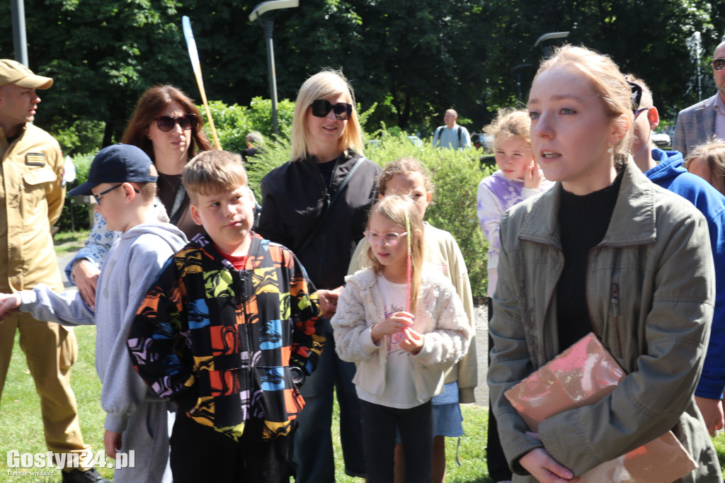 Akcja służb z uczniami w Gostyniu