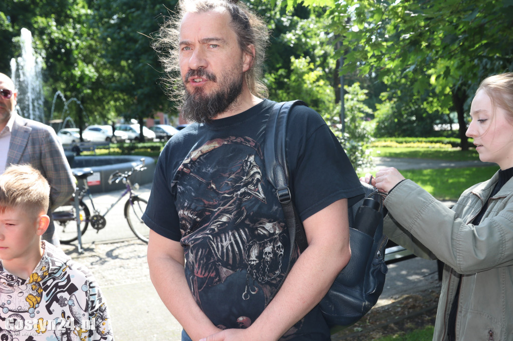 Akcja służb z uczniami w Gostyniu