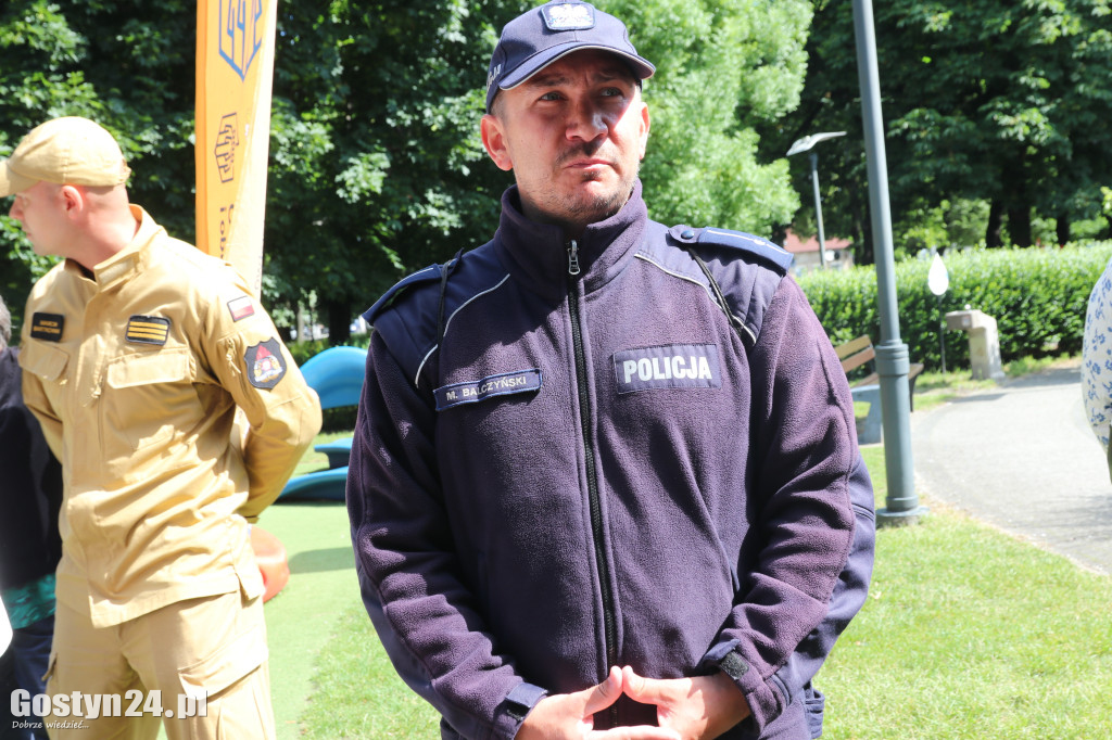 Akcja służb z uczniami w Gostyniu