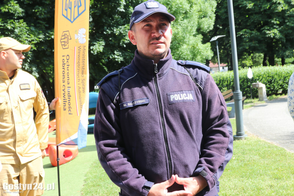 Akcja służb z uczniami w Gostyniu