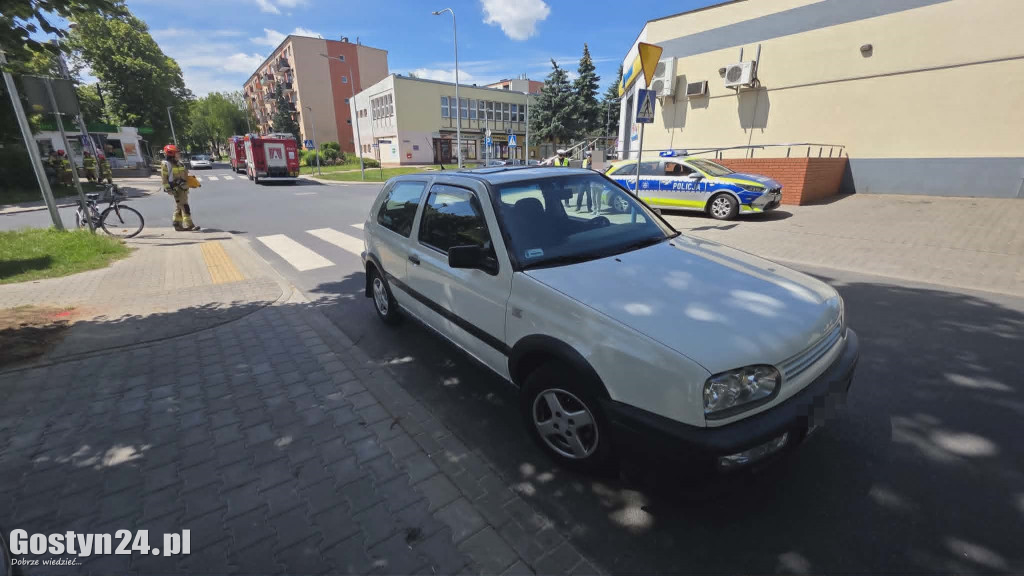 Zderzenie osobówki i rowerzysty w Gostyniu
