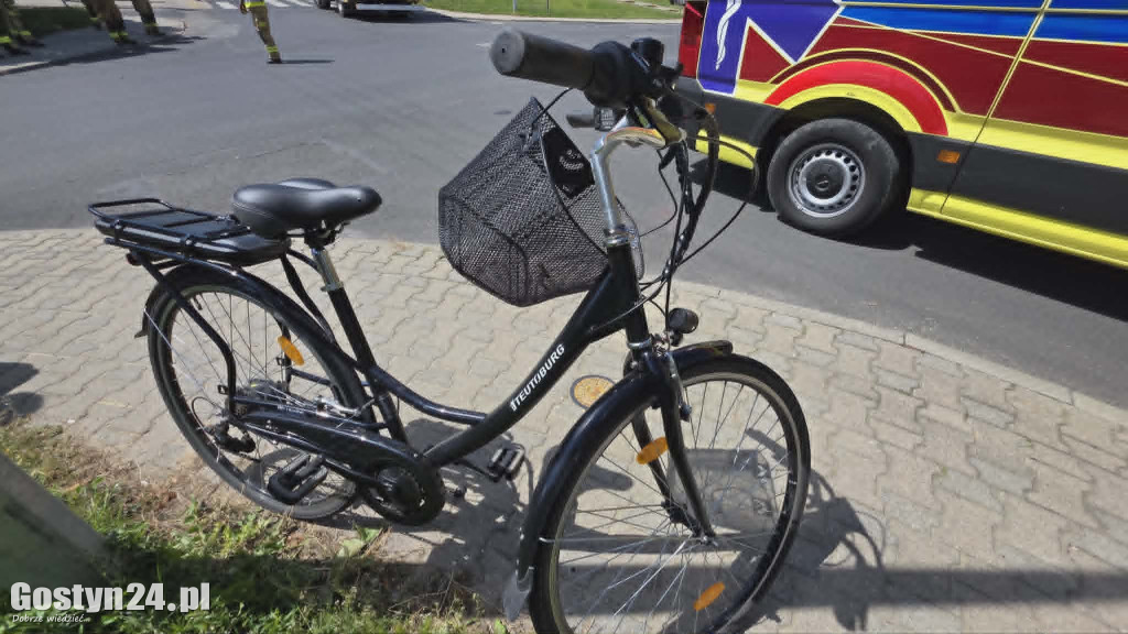 Zderzenie osobówki i rowerzysty w Gostyniu