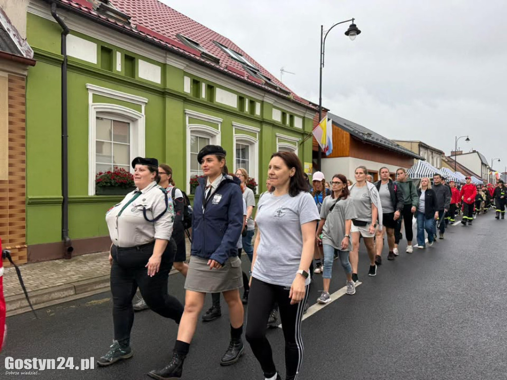 Przeszli wiele kilometrów, niosąc ważną intencję