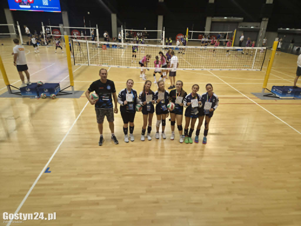 UKS Kaniasiatka 14 w Polsce
