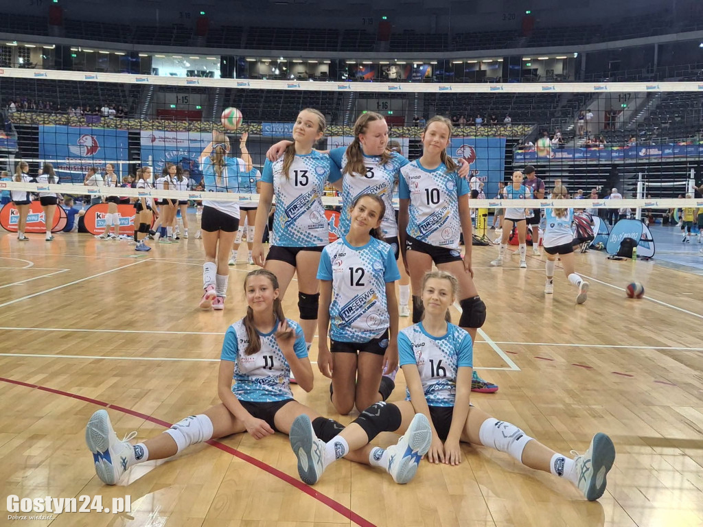UKS Kaniasiatka 14 w Polsce