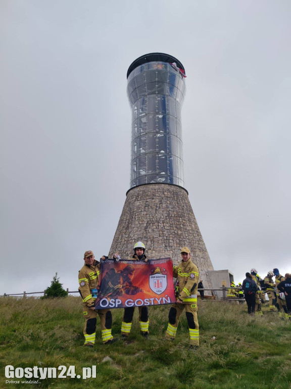 Strażacy z Gostynia zdobyli Śnieżnik...