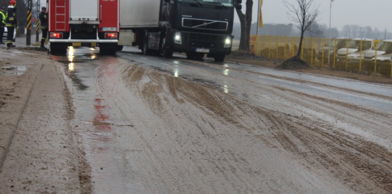 Rzeka błota na wojewódzkiej