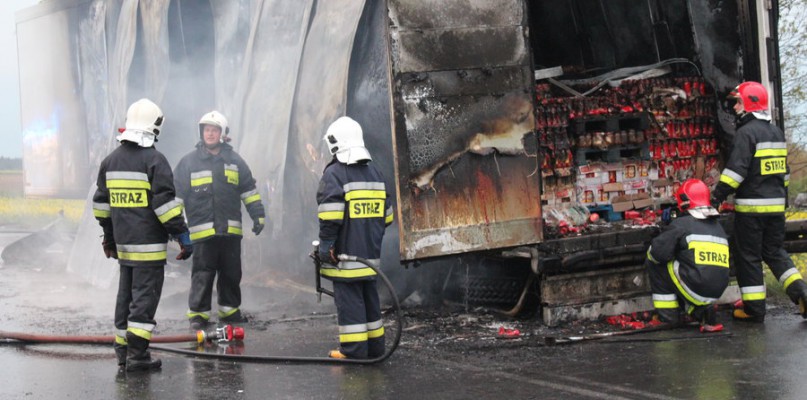 Płonęła naczepa z przetworami "Pudliszki"