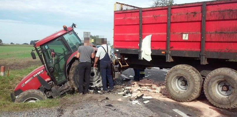 Nie miał prawa wyprzedzać ciągnika, a jednak to zrobił. Dlaczego?