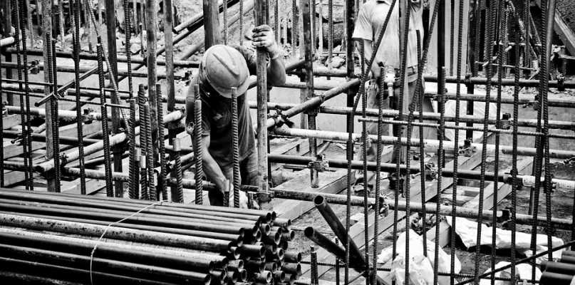 Zbrojarz - czym się zajmuje i ile zarabia? 