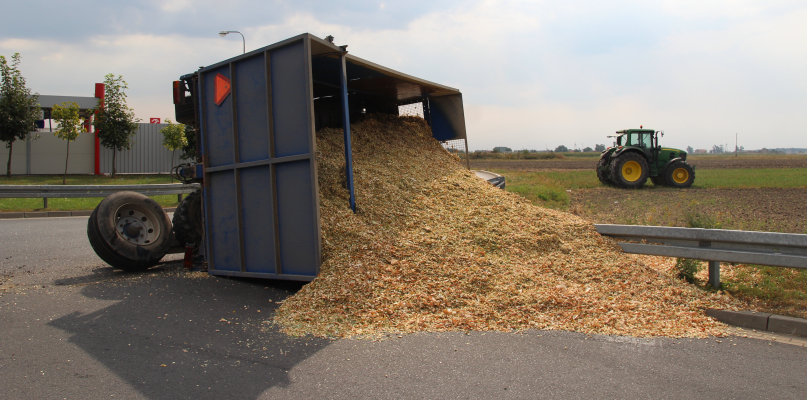 Usłyszał jedynie huk, jakby opona strzeliła. Wtedy się posypało...