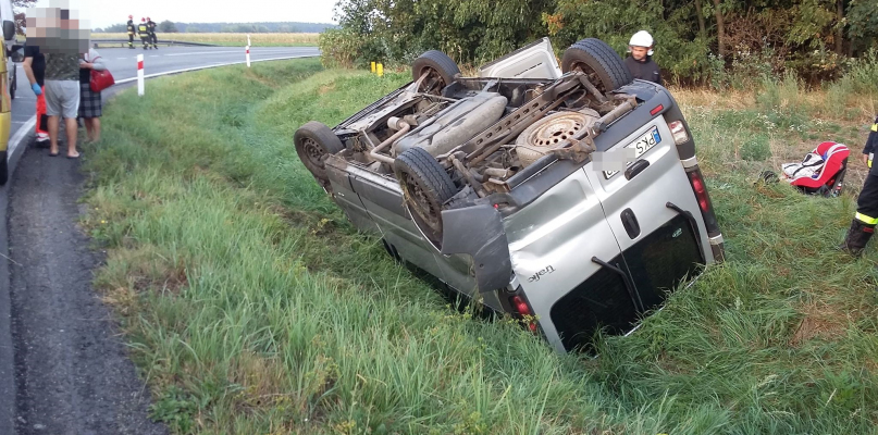 Dziewięć osób w szpitalu! Zalana w sztok kobieta uderzyła w busa...