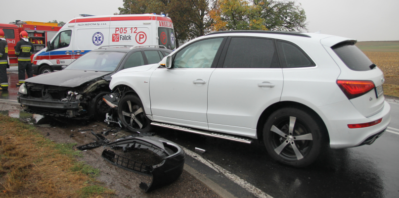 Kolejne osoby w szpitalu. Jednym z aut jechała matka z trójką dzieci
