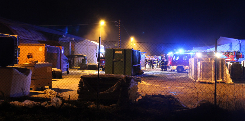 Pożar wybuchł nad ranem... Dwaj pracownicy firmy trafili do szpitala