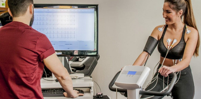 Badanie Holter EKG - Ile kosztuje i jak przebiega.