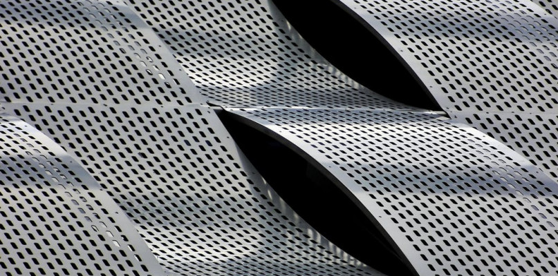 Gięcie blachy. Te 3 rzeczy warto wiedzieć