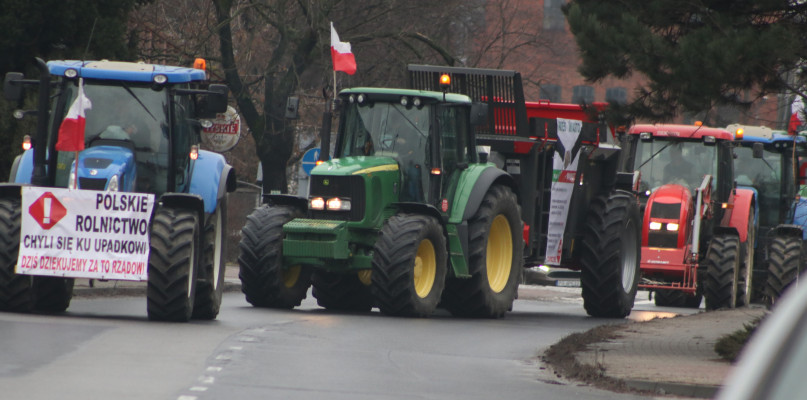 Protestujący nie mają złudzeń! Nieudolna polityka rządu doprowadzi ich do ruiny. 