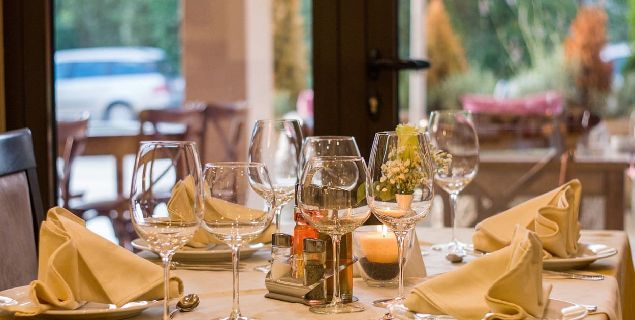 Wyposażenie gastronomii — co jest potrzebne w restauracji?