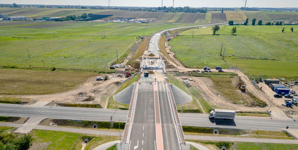 Ostatnie prace przy obwodnicy. Tak wygląda z lotu ptaka. Kiedy otwarcie?