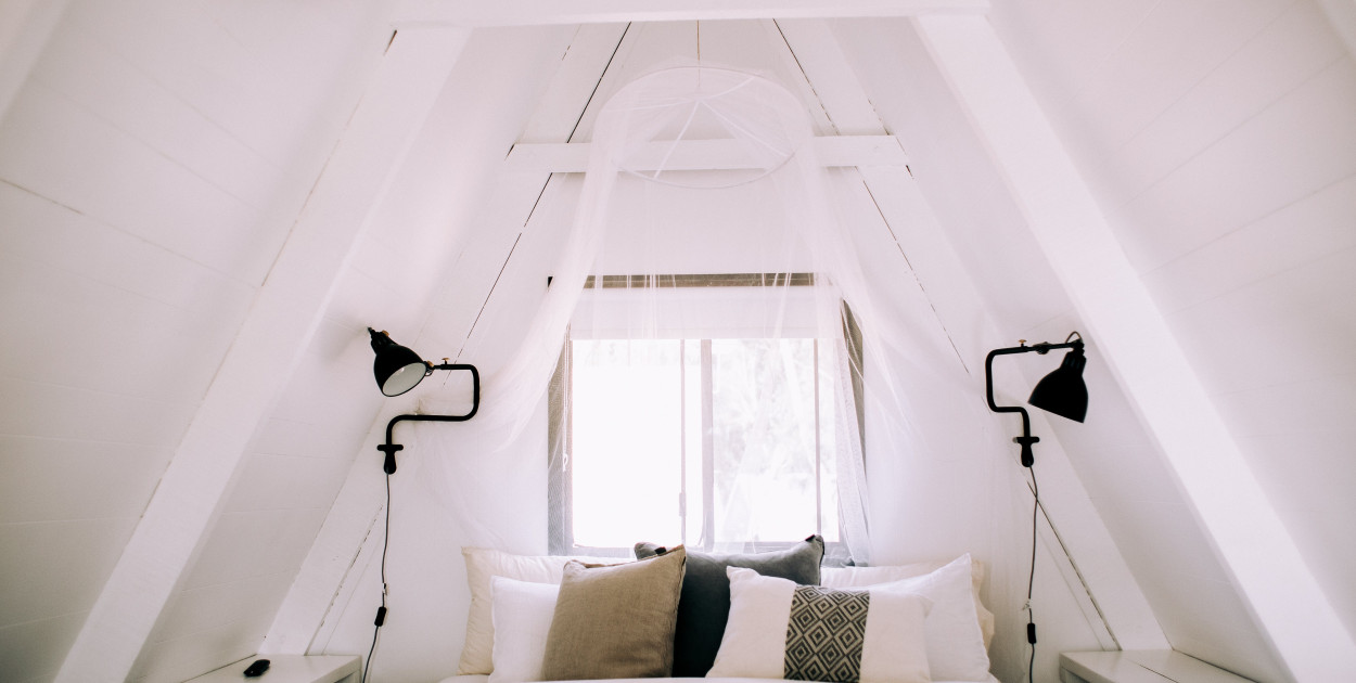 Jakie lampy wybrać do sypialni na poddaszu? Sprawdzamy!