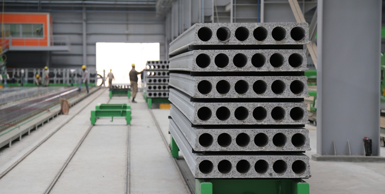 Przewodnik po halach stalowych: Wytrzymałość, funkcjonalność i dostosowanie