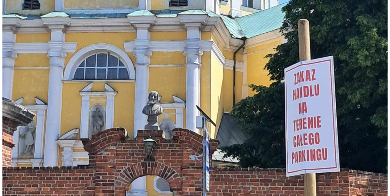 Zniknął tak samo szybko jak się pojawił. Pojawiły się za to pytania. Księża...