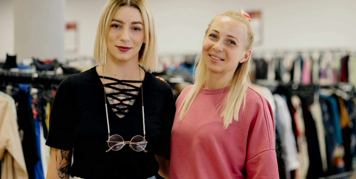 Dla jednych sposób na tanie zakupy, dla innych okazja, by wyróżnić się z tłumu